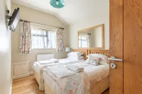 Meadow View lodge - Sleeps 4/5 with private hot tub