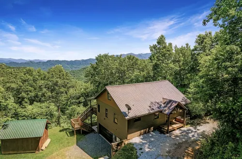 Nantahala Nook, cabin with hot tub,game room, fast wifi & mountain view