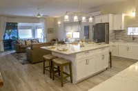 Il Punto Blu - Beautiful renovated condo, AC, WIFI, walkable restaurants/beach. - 4 ดาว