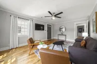 Cozy 4BR Cottage in Downtown Warm Springs