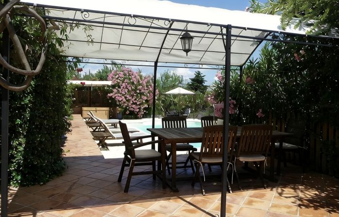 Gite in Maison d'hôtes in Pays de Fayence - 3 Bedrooms Swimming Pool, Jacuzzi