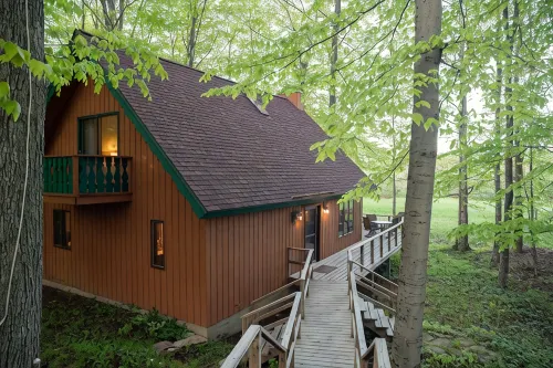 Peace And Tranquility Setting In The Woods!