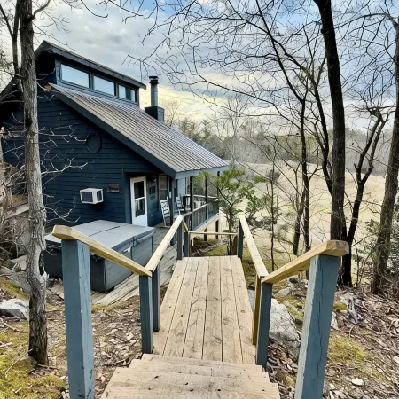 Trail's End Cabin at Country Manor Acres