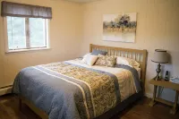 Large fully-furnished family home nestled in beautiful elk country. - balcony