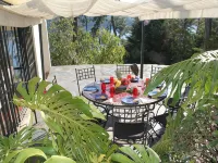 Casa Dos Vidros - Lakefront Charmer Villa