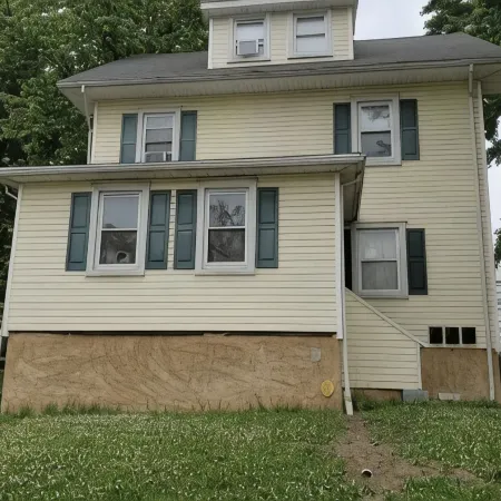 Royalty Homes - College Style 3 bedroom Apartment