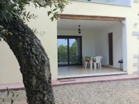 Sunny House, vacation home with garden near the beach in Budoni! Hotels in Budoni