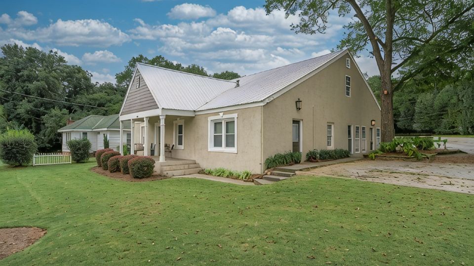 Close to Beautiful Downtown Monroe, Georgia