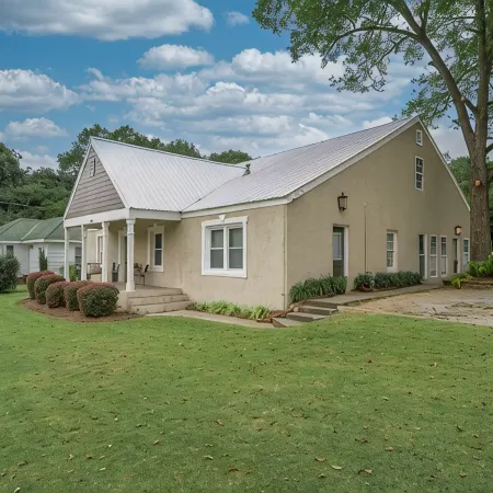 Close to Beautiful Downtown Monroe, Georgia