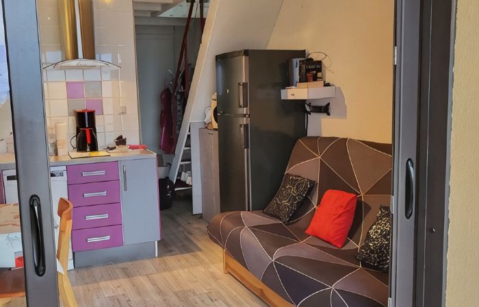 4-person air-conditioned apartment with direct beach access
