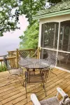 Cozy Clean Cottage on Clearwater - Homestays