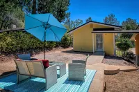 Peaceful Cottage Retreat - 1 mile from Lake Shasta - 4-Star