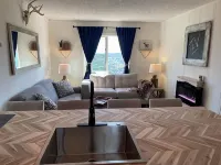 Luxury 1BR, ski in/out at Snowshoe! Hotels in Edray