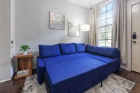 Charming Cottage in historic Nacogdoches. Steps away from the brick streets! - 3-Star