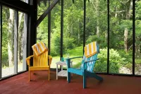 Catskills Cabin on 100 Wooded Acres with Lake - 샬레 호텔