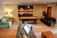 Rustic Log Cabin with amazing view of Lake Gaston! - 3-Star