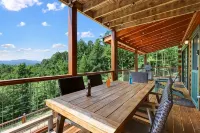 COZY LANE CABIN /Sleeps 8 /Mountain View/Hot Tub/ Game Room / Fire place/ - 4성급