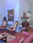 Victorian House Downtown; can include guest house- just ask! - Bungalows
