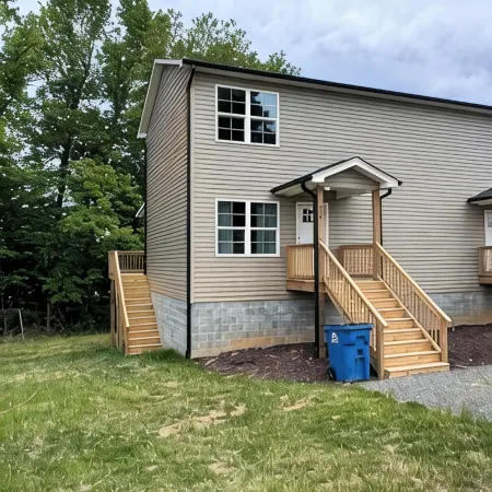 Downtown Liberty’s New Modern Cozy 4 Bed Townhome