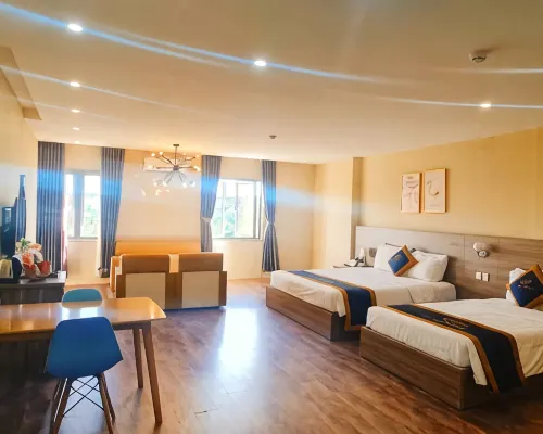 La Mia Lakeview Hotel โรงแรมในเปลกู