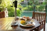 Bay Village Tropical Retreat & Apartments