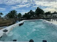 🐠 HEATED SWIM SPA / OPEN WATER VIEWS / BOAT DOCK / LUXURIOUS /  BUILT IN 2023🐬