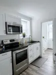 Modern 1 BR apt | Close to everything | Whitesboro