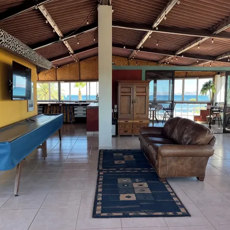 Awesome Top Floor Apartment 320° view of Sea & Mountains