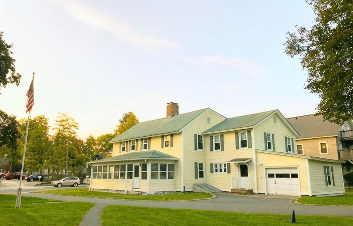 Historic Rectory Retreat in Stockbridge – Getaway for 8-12 Guests