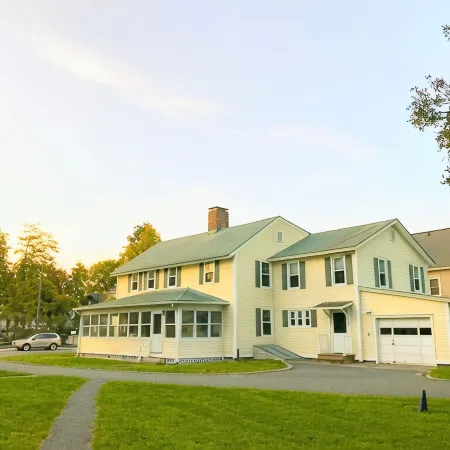 Historic Rectory Retreat in Stockbridge – Getaway for 8-12 Guests