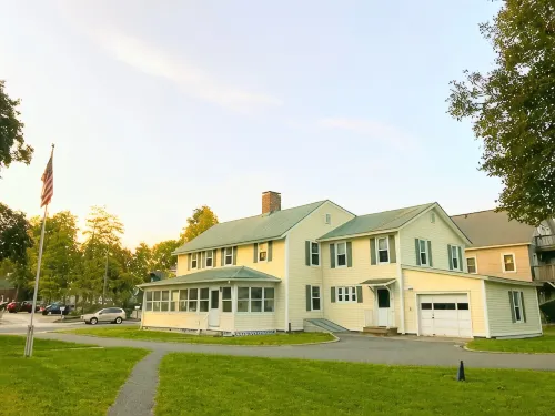 Historic Rectory Retreat in Stockbridge – Getaway for 8-12 Guests - 4-Star