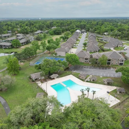 Unforegettable 19th Hole Condo - Steps from the Country Club & Golf - Pets OK!