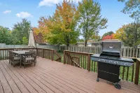 Large family-friendly home w/ pool table, close to Muskegon Lake & Lake Michigan - 4-Star