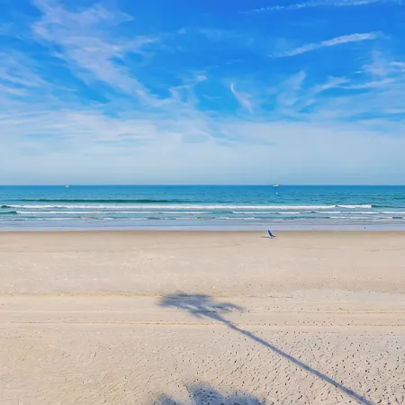 Coquina B103- Steps to the Beach & Pool Hotels in Crescent Beach