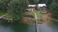 Lake Front w/ Sunset Views, Screened-in Porch / 1x Boat Slip / 2x Kayaks - 3-Star