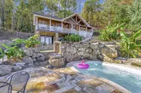 Guntersville  Lakefront Home. Pool & Boathouse. Pontoon boat & jet skis rentals - Family