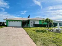 Boater's Paradise-Lux 3 br w/ private heated pool,bring your 27 ft boat! -  Privatzimmer