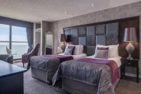 Number 44 Hotel & Bar