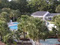 Top Floor with Balcony, with a Pool View, 4 Minutes to Beach - Pools