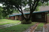 Orange Grove Motel - parking