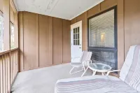 Welcome to A Glimpse of the Lake – Your Ideal Lakeside Retreat - 3-Star