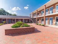 Winton Inn & Suites Hotels in Barnwell