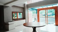 Greenpark Apartemen by Golom Room - 3-Star