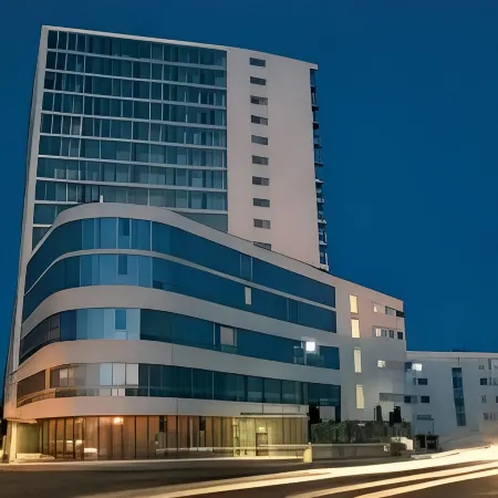 Metro Hotel Dublin Airport Отели рядом с достопримечательностью «Памятный крест в районе Финглас»