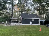 Cozy countryside cottage located on Crooked river in Naples Maine. Hotels in Casco