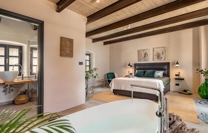Villa Elena - Four Bedroom Villa with Pool