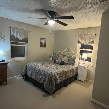 Quaint Styled House, Bluebonnet Capital, Epicenter of Highland Lakes areas.