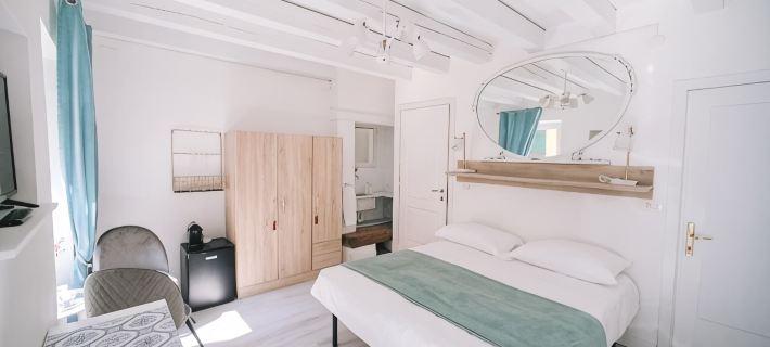 Casa Cavour Garda Hotels in Garda Town