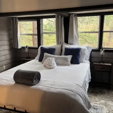 NEW LISTING:Spring River:Creek Cabin, Private Footage on South Fork Spring River 샵 카운티 호텔