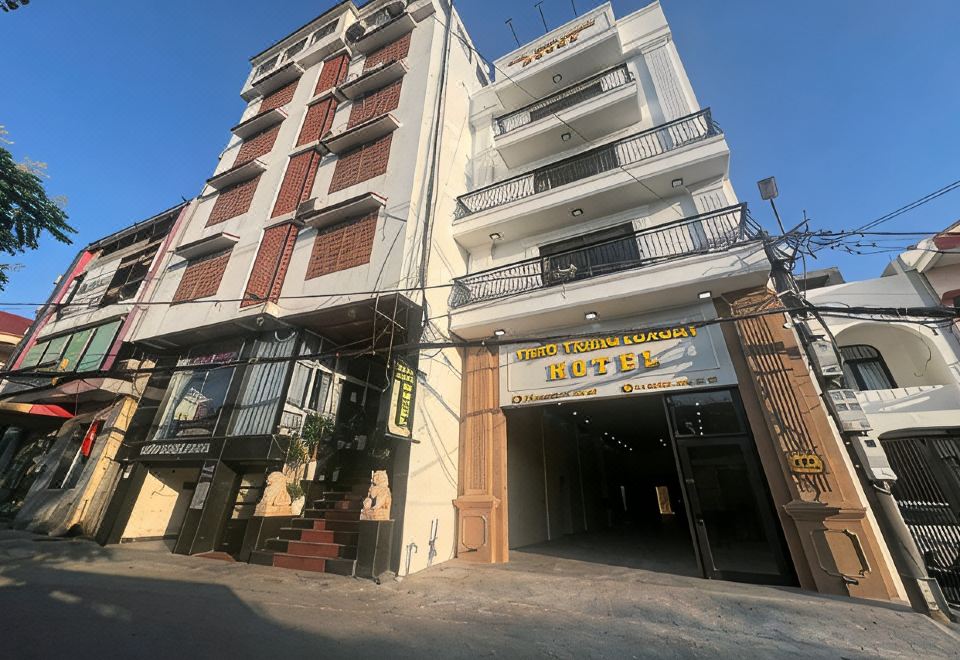 모던하고 우아한 분위기의 복도 전경